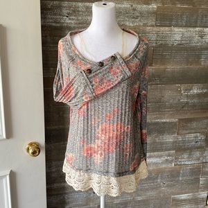 Womaen’s Long Sleeve Top